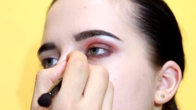 МАКИЯЖ ДЛЯ НАВИСШЕГО ВЕКА ПАЛЕТКОЙ HUDA BEAUTY OBSESSIONS WARM BROWN смотреть онлайн