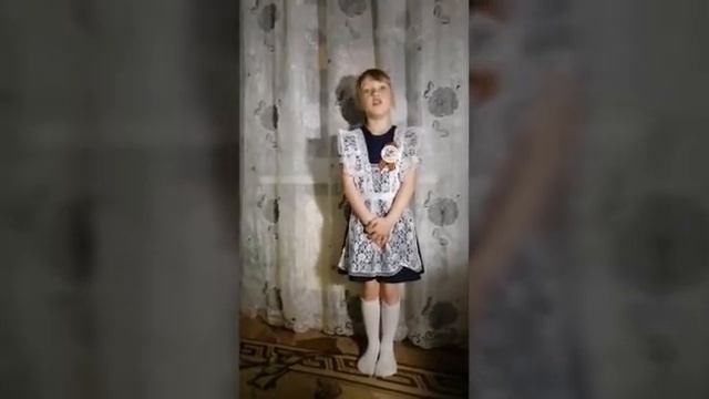 Кравченко Диана СОШ17 #МЫПОМНИМ #МЫВСЕРАВНОСКАЖЕМСПАСИБО #НамТаВеснаПобедуПринесла #МузейВыселки смотреть онлайн