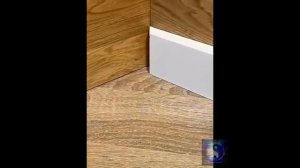 Лайфхак. Правильный способ резать углы деревянного плинтуса #Shorts