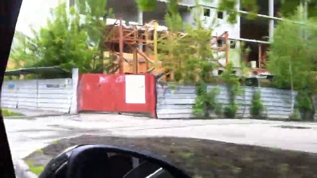 В колонках на всю "День Победы", по научке с ветерком. Это Харьков! смотреть онлайн