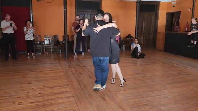 Argentine tango workshop - social dance: Agustina Piaggio & Carlos Espinoza - El Cencerro смотреть онлайн