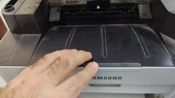 Samsung Xpress M2070 M2070W M2070F M2070FW - Replacing the Toner Cartridge تغير محبرة الطابعه