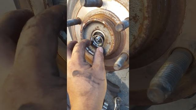 Cómo cambiar el balero de una Ford F150 2006 4 por 4 5.4 смотреть онлайн