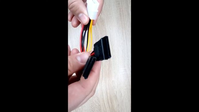 Переходник Molex IDE на 2 Sata смотреть онлайн