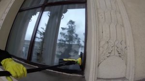 Как помыть много окон в большом здании с помощью стекломойщика Karcher?