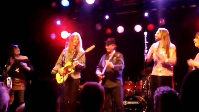 James Burton with the band Mufkin Tass, 2-5-2010 смотреть онлайн