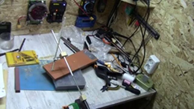 Как заточить топор в домашних условиях? Точилка для ножей своими руками | DIY | #2 смотреть онлайн
