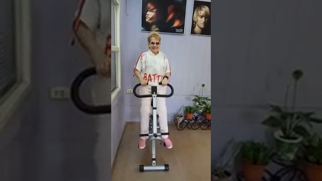 01.05.2022 год. А это я на тренажёре, а дочька снимает. смотреть онлайн