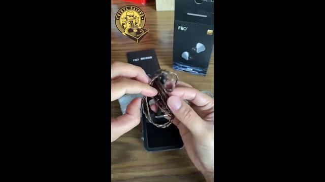 Unboxing FiiO JH3, Tai nghe inear giả rẻ với chất âm cân bằng смотреть онлайн