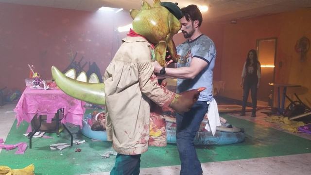 Willy's Wonderland Lorenzo & Artie смотреть онлайн