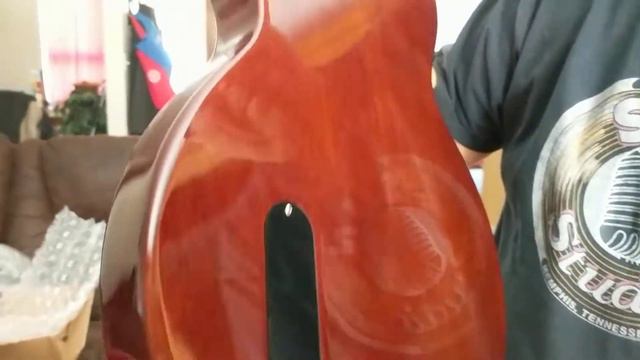 Unboxing 2019 Gibson Les Paul Jr. смотреть онлайн