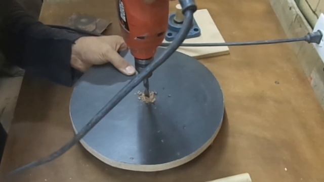 DIY SWIVEL BASE FOR DISPLAY / ПОВОРОТНОЕ ОСНОВАНИЕ ДЛЯ ДИСПЛЕЯ смотреть онлайн