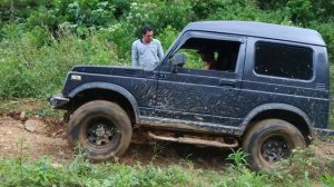 Suzuki Jimny VS Escudo 4*4 di Tanjakan