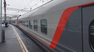 Электровоз ЭП20-078 с фирменным поездом № 11 Анапа – Москва