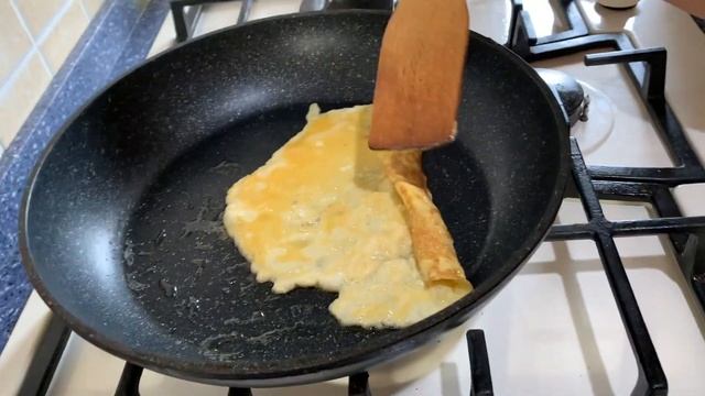 Омлет рулет. Супер вкусный завтрак. Яичный рулет с ветчиной и сыром смотреть онлайн