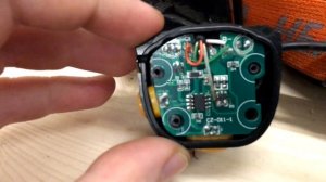 Налобный фонарик быстро разряжает аккумулятор