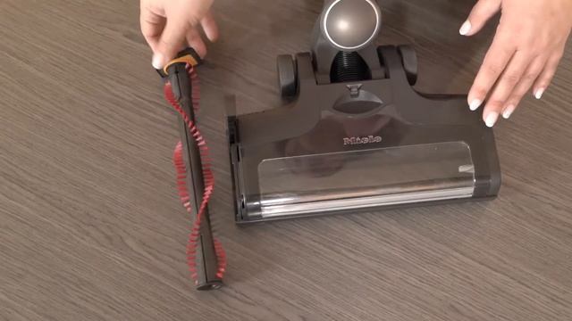 Очистка насадки вертикального беспроводного пылесоса Triflex | Miele смотреть онлайн