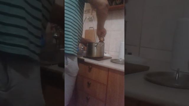 Как сделать картошку пюре с помощью...бутылки. смотреть онлайн