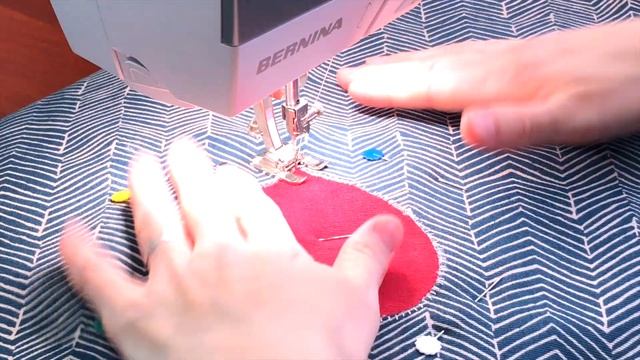 Объемная аппликация на ткани. В МК показано как сделать обратную или прорезную аппликацию. смотреть онлайн