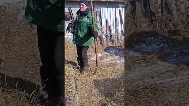 Самодельная сенодробилка.Своими руками часть 1 смотреть онлайн