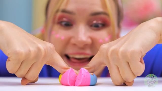 Из НЕКРАСИВОЙ РУСАЛКИ в ПРИНЦЕССУ! БЬЮТИ-ЛАЙФХАКИ и ГАДЖЕТЫ из ТикТока от Ла-Ла Лайф Эмодзи смотреть онлайн