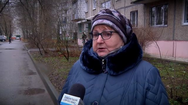 Уже три недели жители многоэтажки ждут включения лифта смотреть онлайн