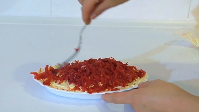 Салат СЕЛЕДКА ПОД ШУБОЙ Простой и быстрый видео-рецепт смотреть онлайн