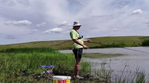 Накопал червей и отправился за карасем на пруд детства.