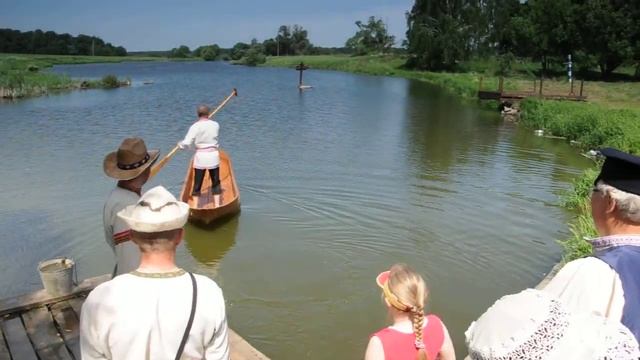 русская традиция , поливать челн квасом ,под названием "Моряк " смотреть онлайн
