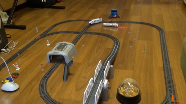 Обзор на игрушечную железную дорогу с Aliexpress смотреть онлайн