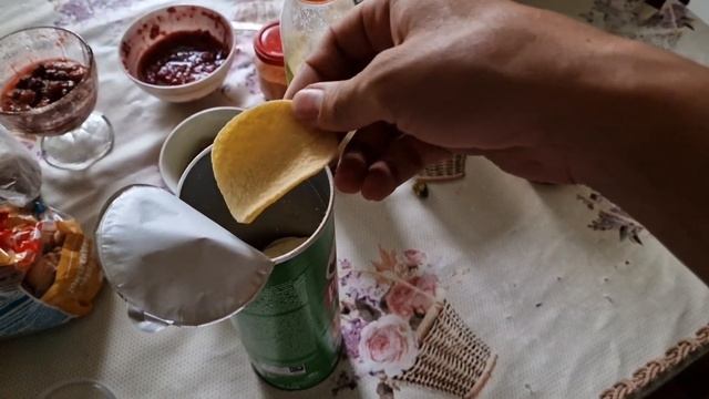 Отзыв по чипсам Pringles со вкусом сметаны и луком,чипсы принглс обзор и отзыв,мнение покупателя.