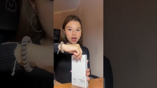 Милана Хаметова распаковывает iPhone 15 ??? смотреть онлайн