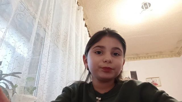 Отвечаю на вопросы. Как тебя зовут. Сколько тебе лет? смотреть онлайн