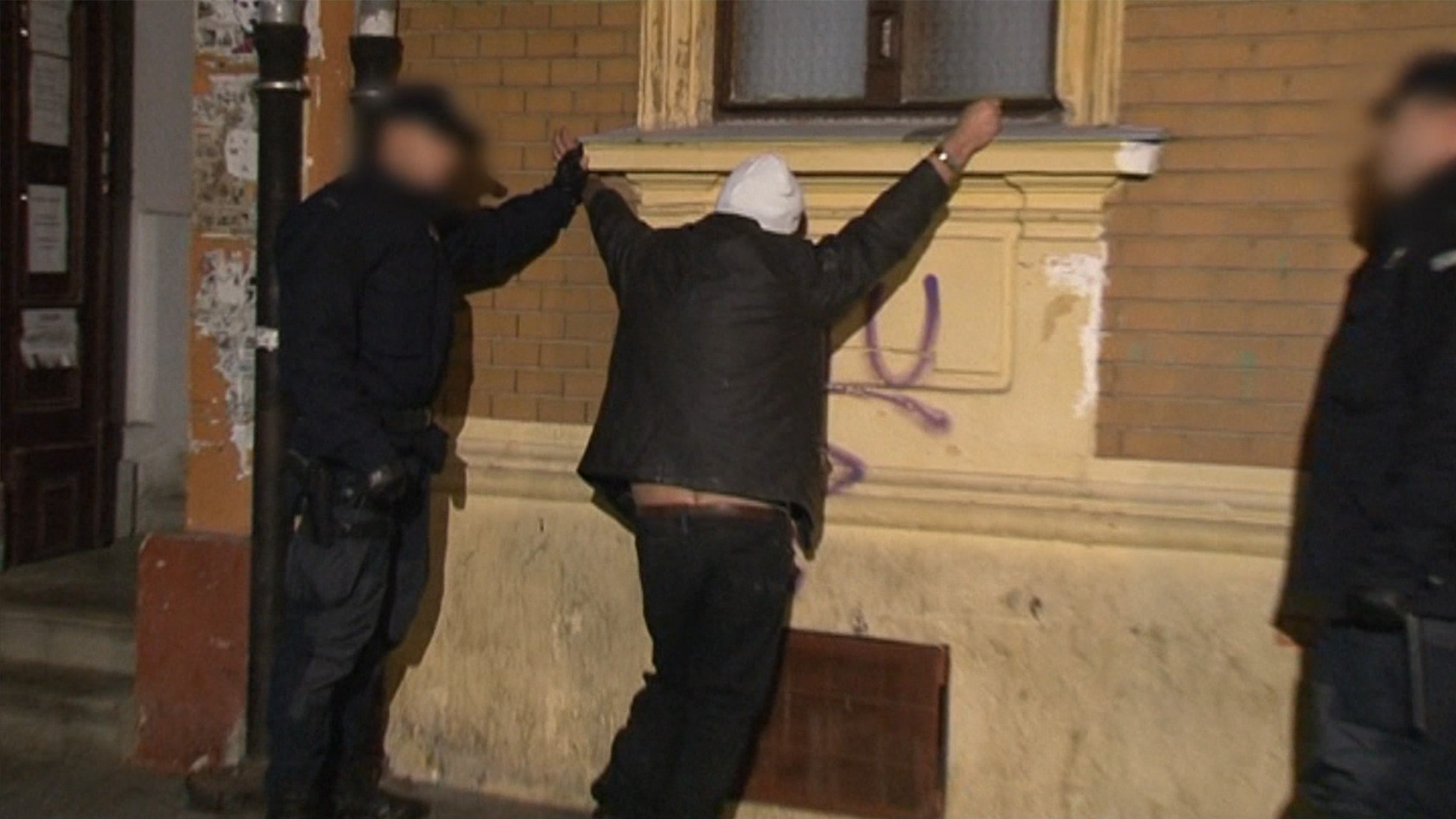 Земља живих у долини мртвих смотреть онлайн