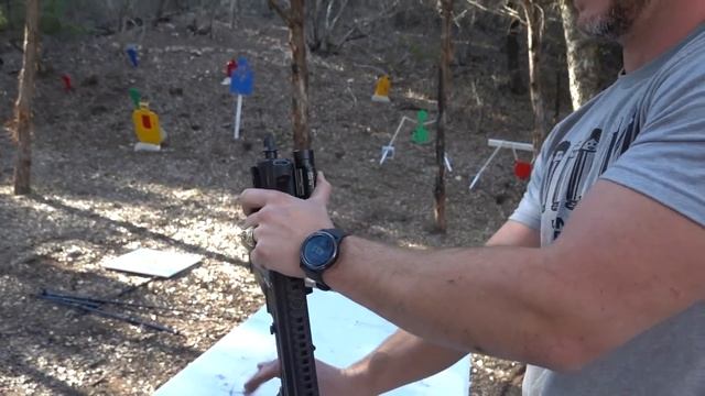 UMP и головы человечков ЛЕГО в качестве пуль | Разрушительное ранчо