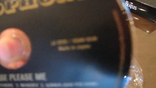 Beatles Mono Box Set Unboxing 10-21-09 смотреть онлайн