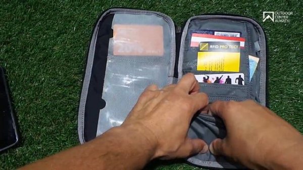 Кошельки и несессеры от Jack Wolfskin