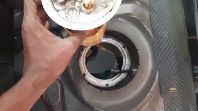 Duster Fuel Gauge Not working/DTC -DF007_ Fuel Sensor Circuit , Open circuit. (in Tamil). смотреть онлайн