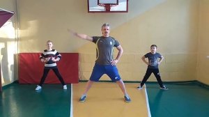 Разминка на уроке физкультуры (Перевальская гимназия №1)