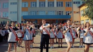 Флешмоб  от выпускников 11-А класса на последнем звонке 2019 г.