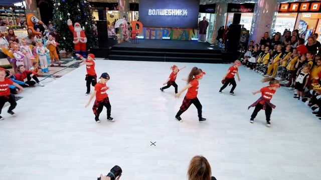 ВОЛШЕБНИКИ - Best Baby Show - IDOL DANCE смотреть онлайн