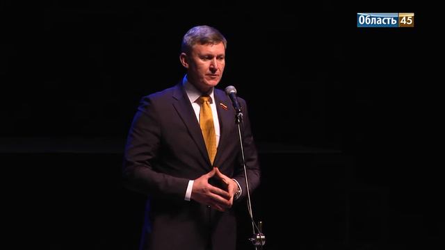 В Кургане поздравили сотрудников и ветеранов полиции смотреть онлайн