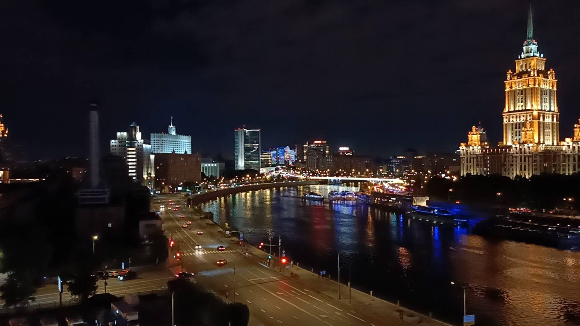 Вечерняя Москва. Краснопресненская набережная смотреть онлайн