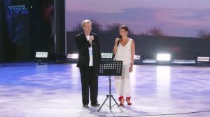 "Не исчезай" поют Алексей Гоман и Полина Лазарева, муз М. Таривердиев, слова А. Вознесенский.