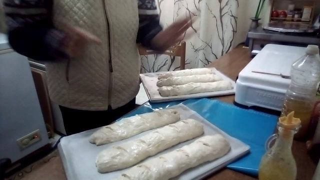 Формую мои чудесные БАТОНЫ : Варим БОРЩ : Как говориться "убиваем двух зайцев " шутка! смотреть онлайн