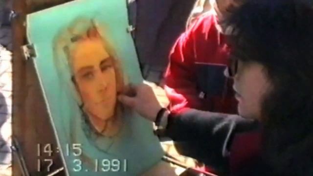 Vladimir Volegov. Художник Владимир Волегов рисует пастелью портрет на Арбате. 1991 г. смотреть онлайн