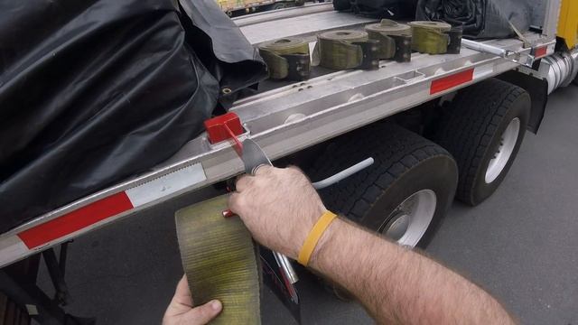 1st part of unloading a flatbed смотреть онлайн