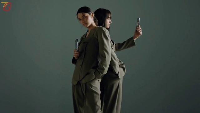 Samsung Z Flip 3 Official Trailer смотреть онлайн