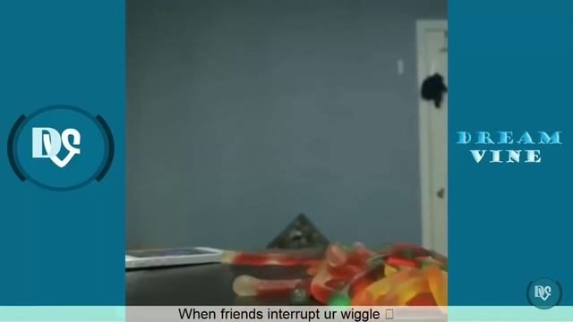 Червяк танцует смотреть онлайн