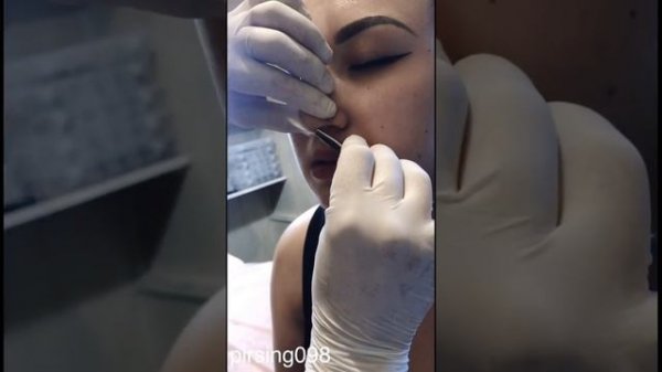 Септум пирсинг Septum piercing